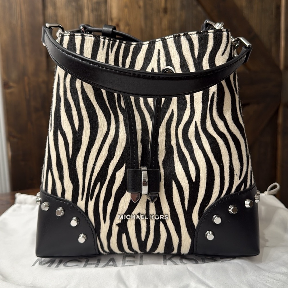 MICHAEL KORS Mercer Gallery Satchel Bucket - Picture 3 of 15